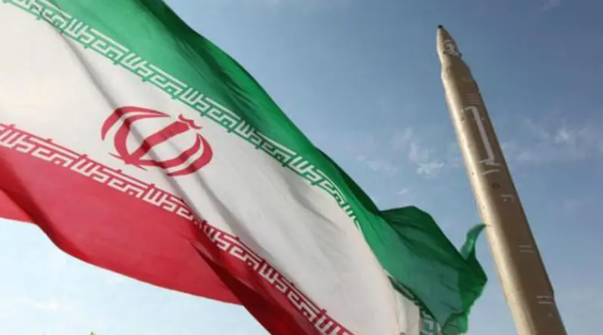 Balas Dendam: Iran Serang Pangkalan Militer AS di Qatar